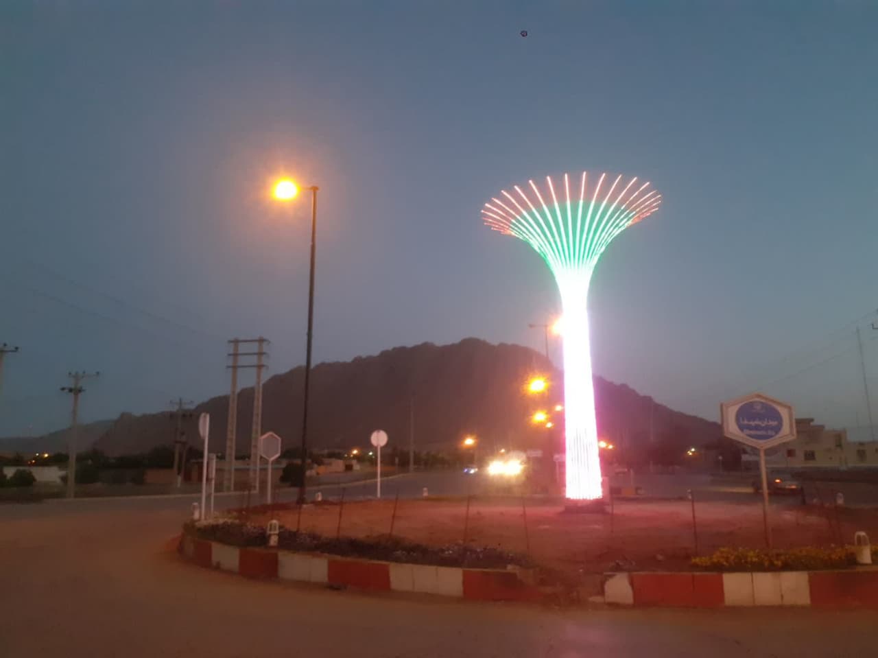 خرید نصب و راه اندازی المان برج نوری برای میدان شهدای شهر بن